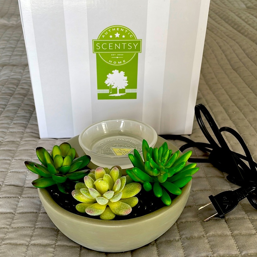 Succulent little garden wax warmer